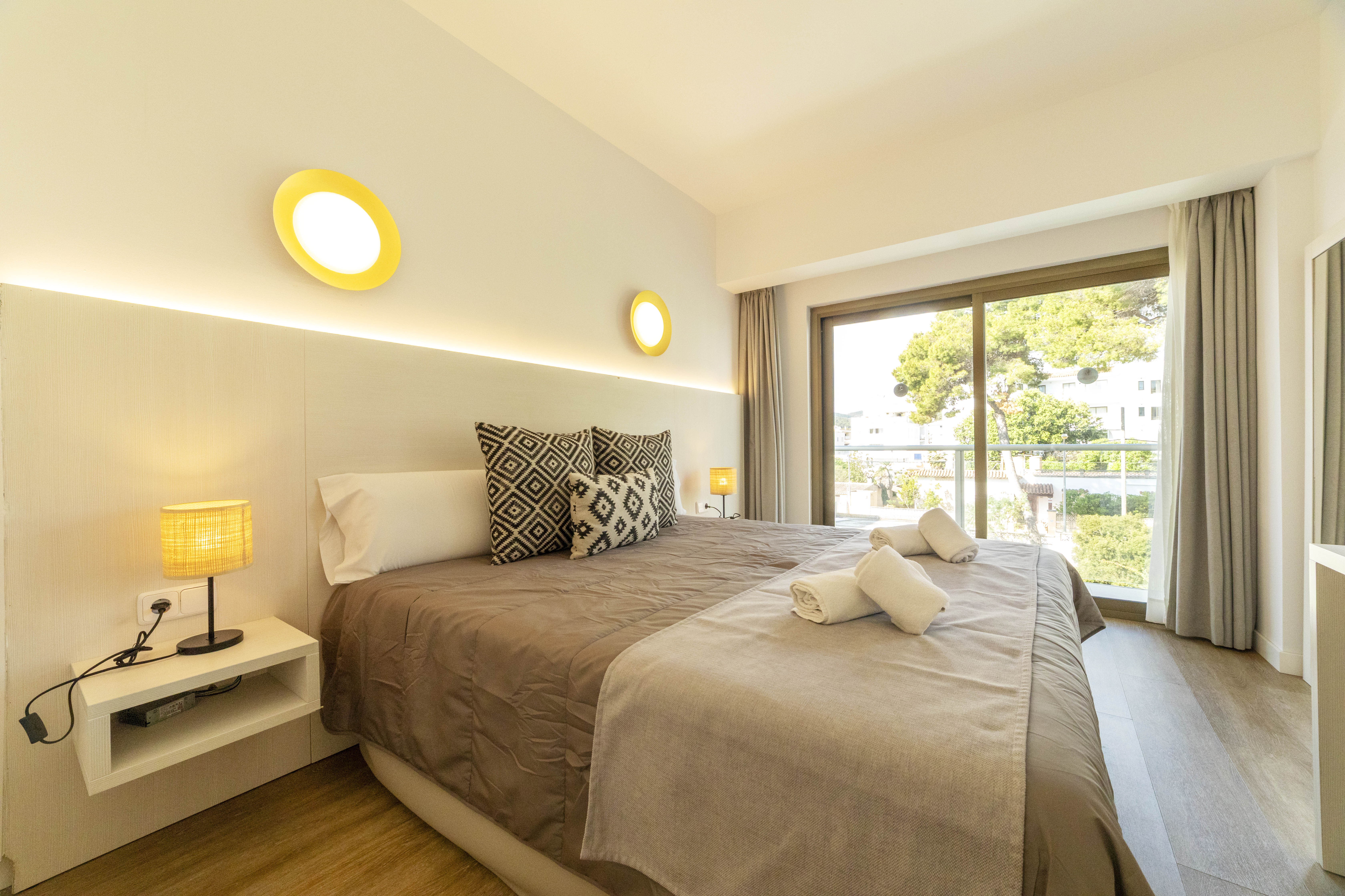 Doble Apartamento Suites – Bild 2 von 4